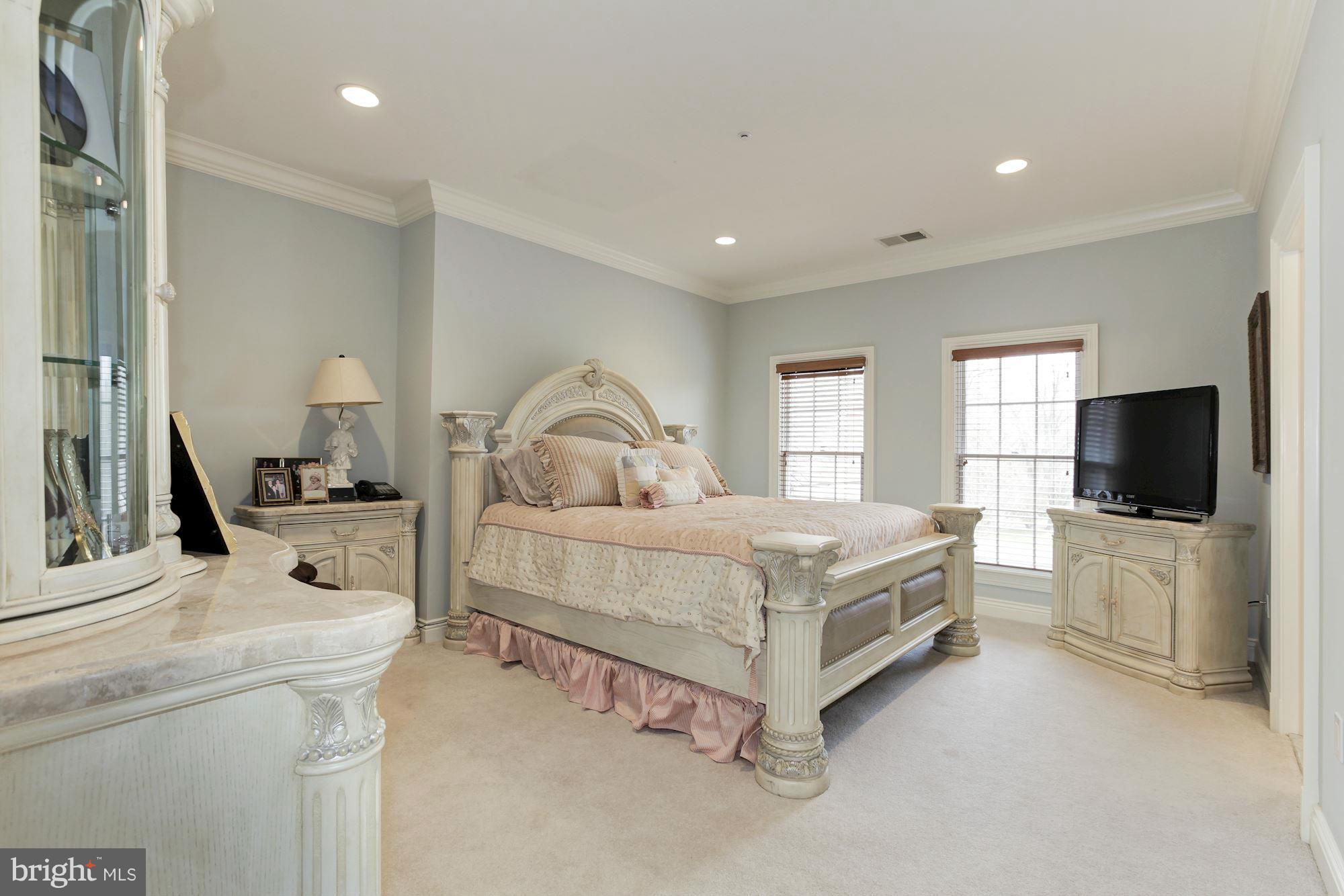 10100 Gary Road Potomac, MD 20854 - Photo 19 of 30 Bedroom