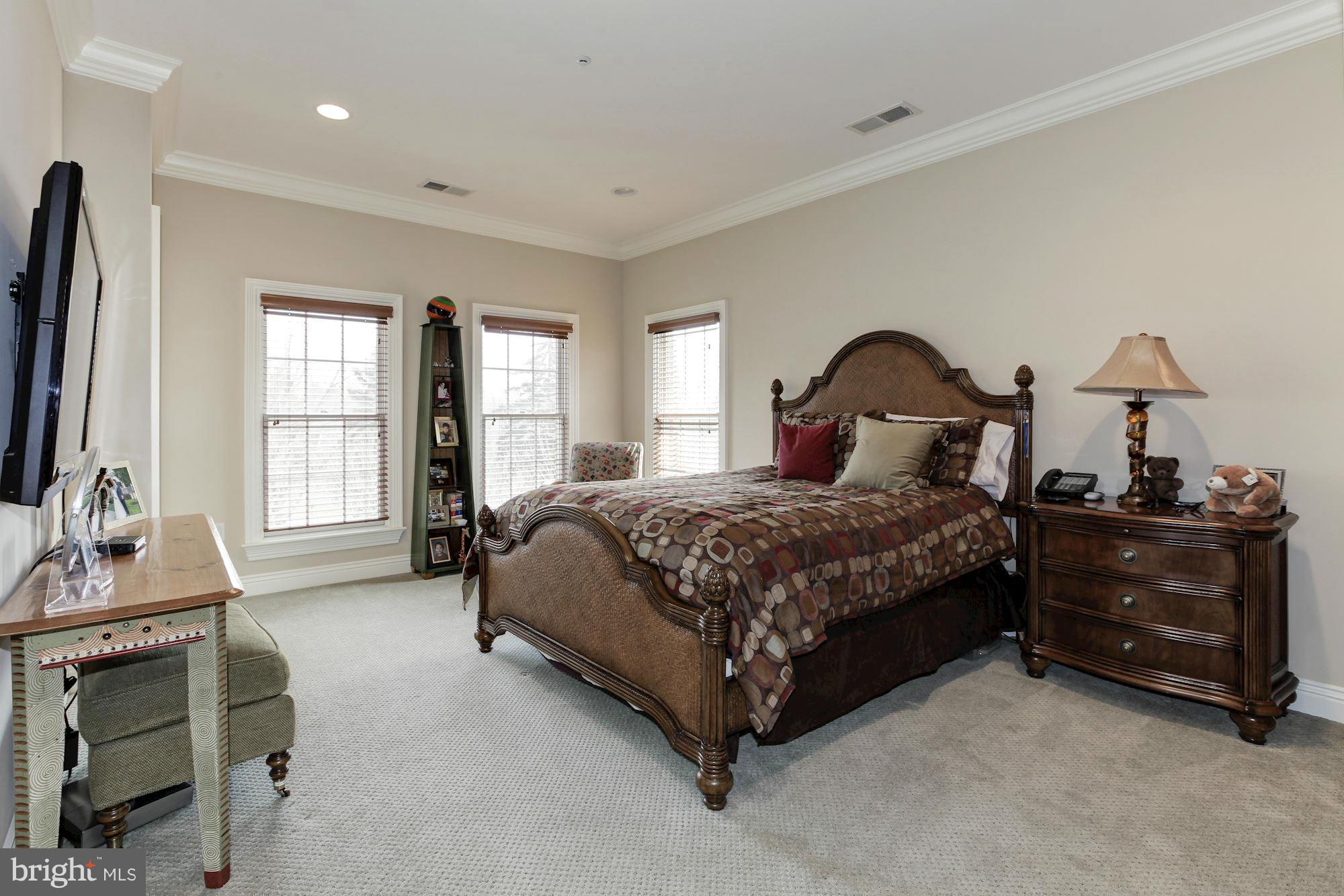 10100 Gary Road Potomac, MD 20854 - Photo 20 of 30 Bedroom