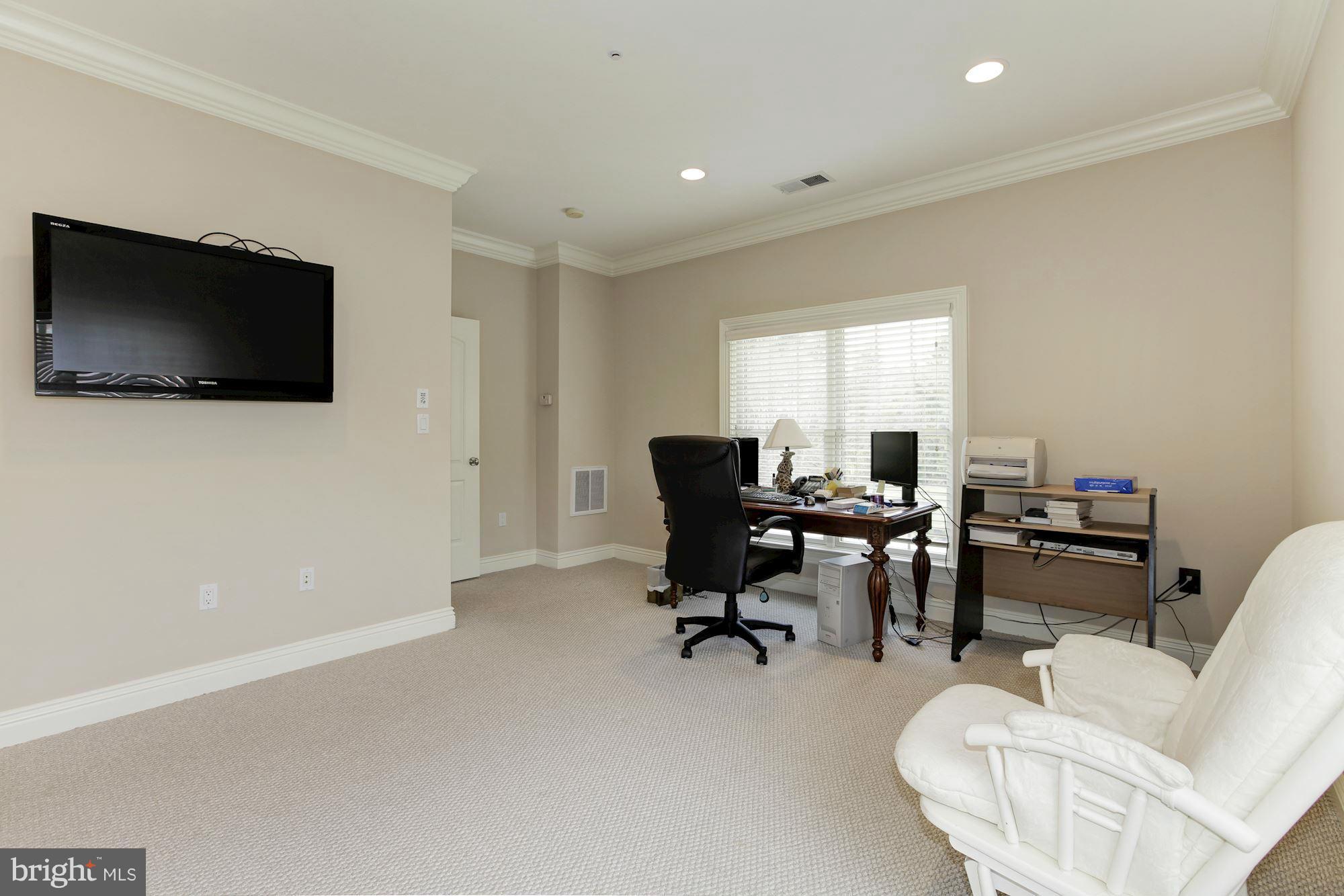 10100 Gary Road Potomac, MD 20854 - Photo 23 of 30 Bedroom