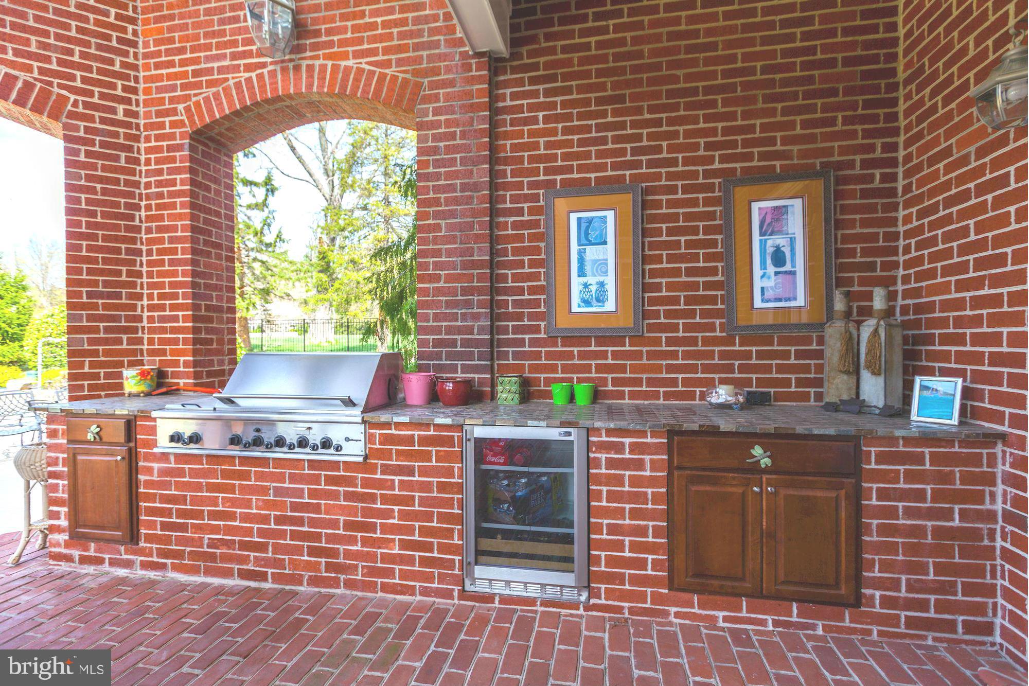 10100 Gary Road Potomac, MD 20854 - Photo 29 of 30 Exterior (Rear)