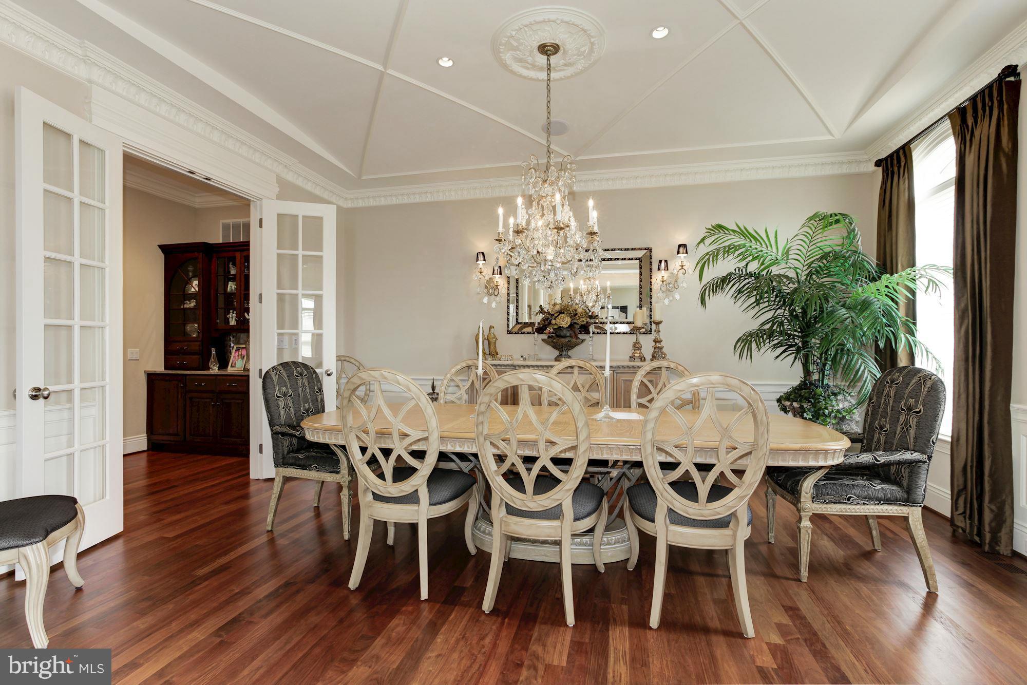 10100 Gary Road Potomac, MD 20854 - Photo 7 of 30 Dining Room