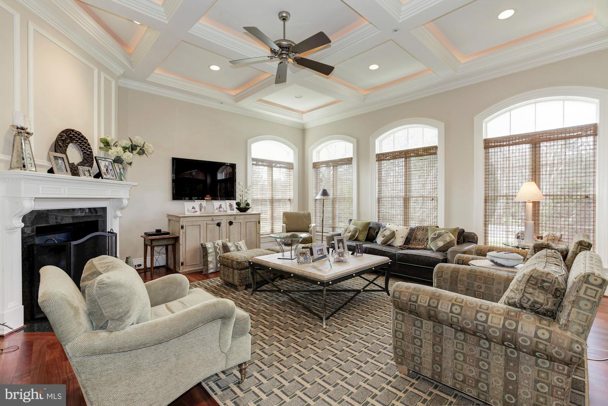 10100 Gary Road Potomac, MD 20854 - Photo 8 of 30 Family Room