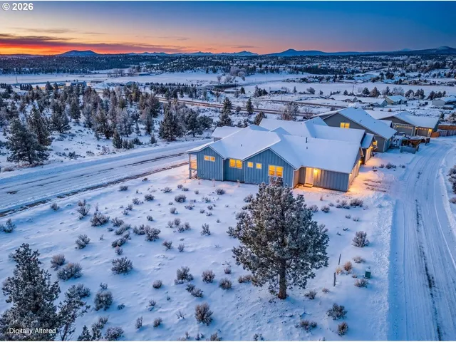 $74,900 | 1092 Southeast Bluegrass Lane, Madras, OR 97741