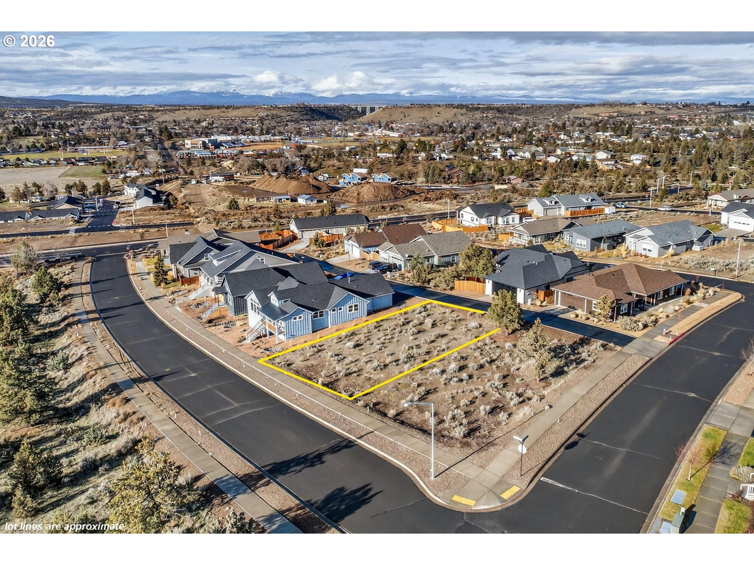 1092 Southeast Bluegrass Lane Madras, OR 97741 - Photo 2 of 10 a view of a city