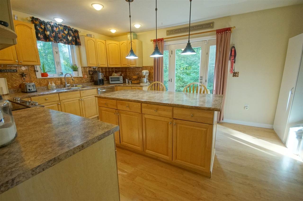 30 Pleasant Street Derry, NH 03038 - Photo 19 of 40 Gallery Image 19