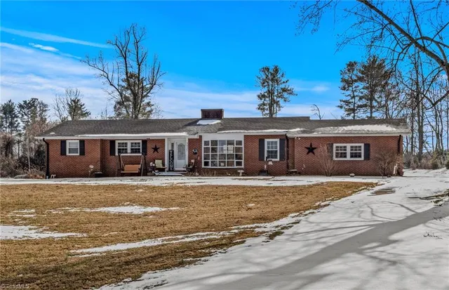 $325,000 | 3937 West Old Us Highway, Hamptonville, NC 27020