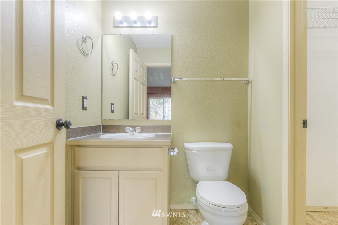 8312 49th Loop Southeast Olympia, WA 98513 - Photo 13 of 31 Gallery Image 13
