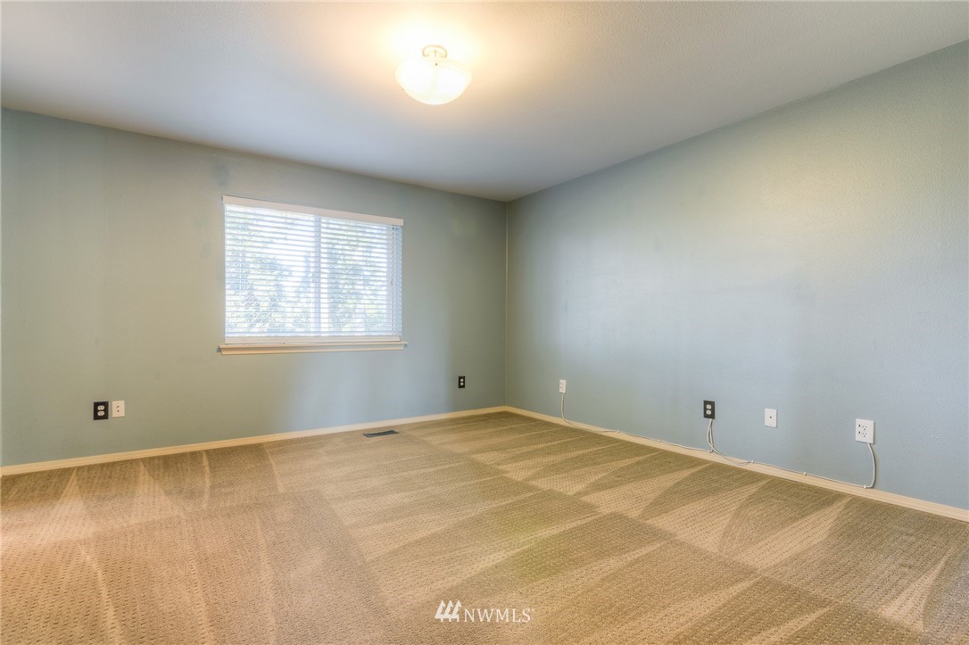 8312 49th Loop Southeast Olympia, WA 98513 - Photo 19 of 31 Gallery Image 19