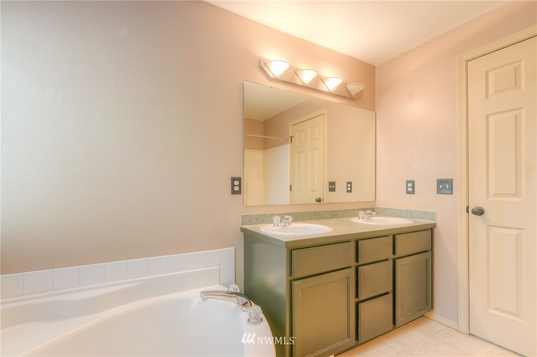 8312 49th Loop Southeast Olympia, WA 98513 - Photo 23 of 31 Gallery Image 23