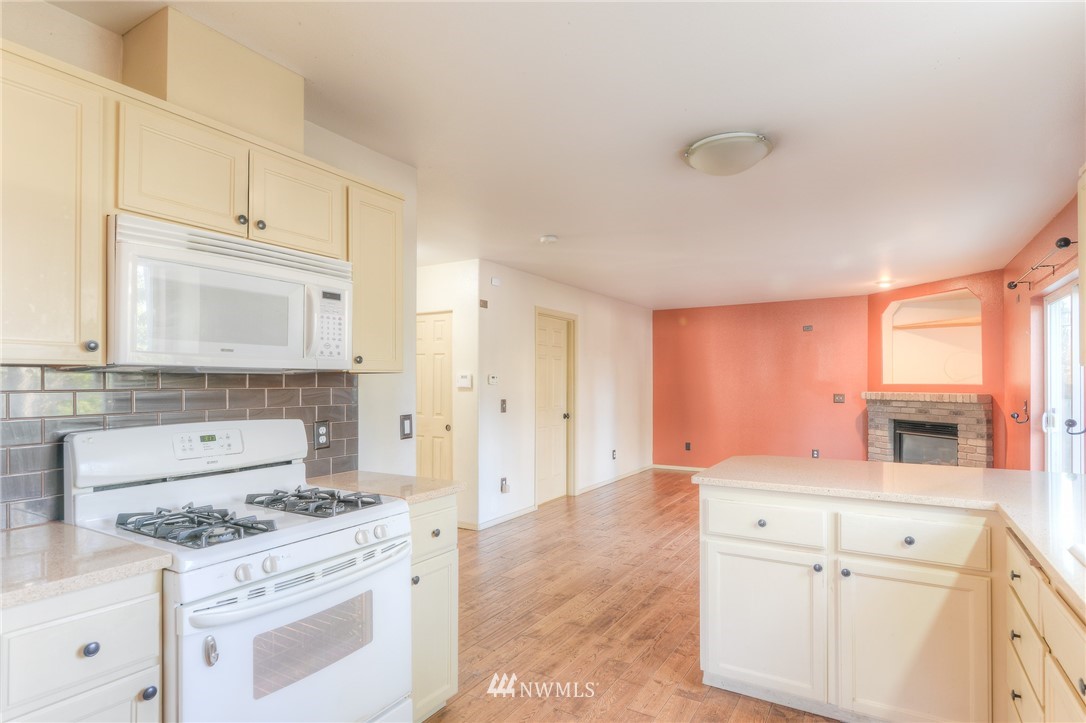 8312 49th Loop Southeast Olympia, WA 98513 - Photo 7 of 31 Gallery Image 7