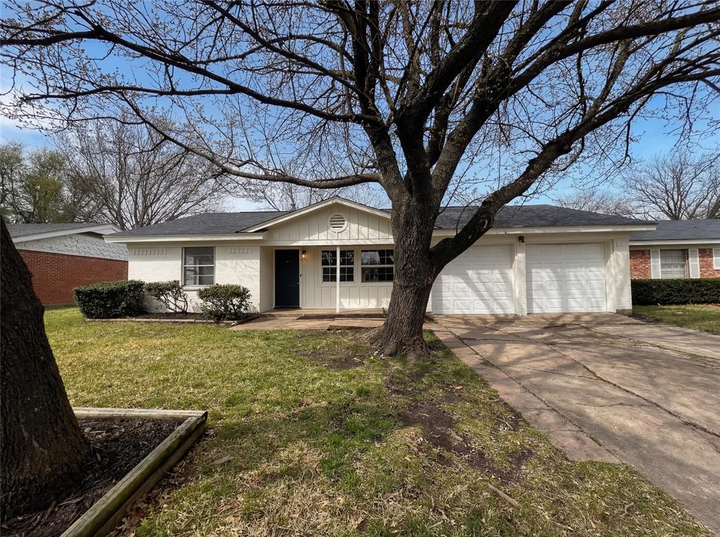 802 North Hughes Street Howe, TX 75459 - Photo 2 of 17