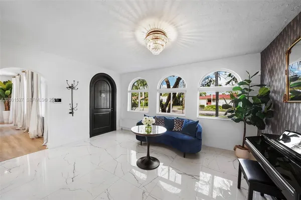 $28,500 | 5237 La Gorce Drive, Unit 5237, Miami Beach, FL 33140