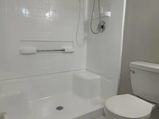 $2,000 | 10693 North Military Trail, Unit 18, Palm Beach Gardens, FL 33410