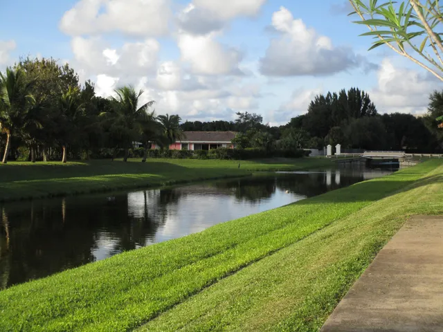 $2,000 | 10693 North Military Trail, Unit 18, Palm Beach Gardens, FL 33410