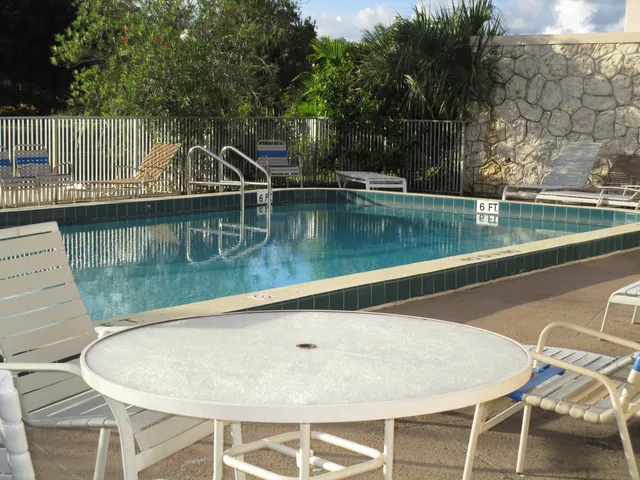 $2,000 | 10693 North Military Trail, Unit 18, Palm Beach Gardens, FL 33410