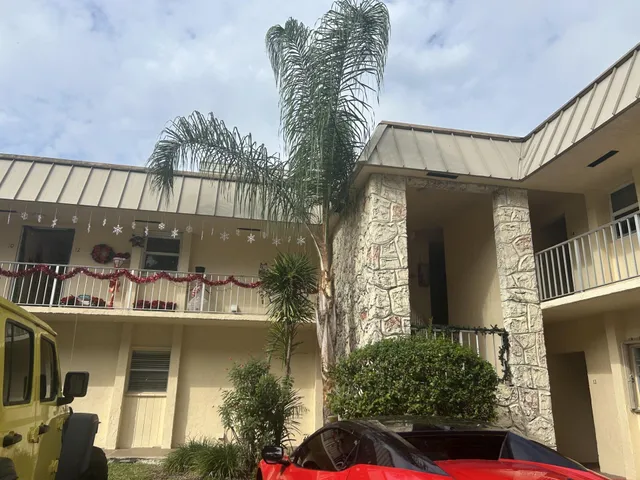 $2,000 | 10693 North Military Trail, Unit 18, Palm Beach Gardens, FL 33410