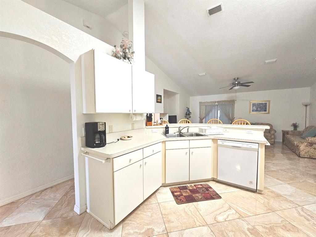 6161 Coliseum Boulevard Port Charlotte, FL 33981 - Photo 9 of 67