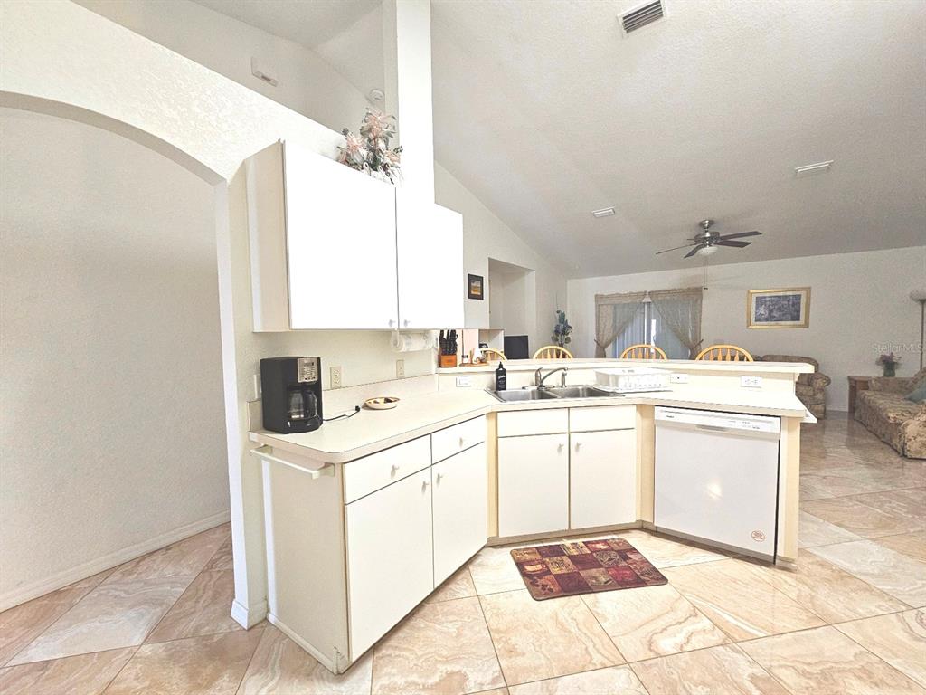 6161 Coliseum Boulevard Port Charlotte, FL 33981 - Photo 10 of 67