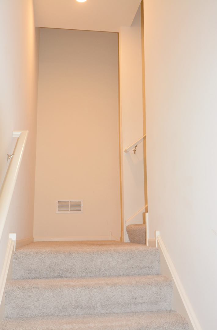 17 Grey Wolf Drive Wheeling, IL 60090 - Photo 21 of 25 a view of an empty room