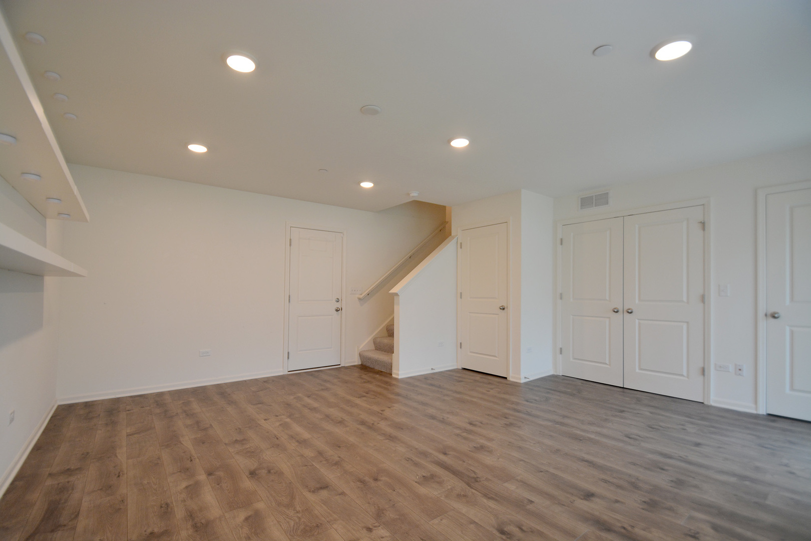 17 Grey Wolf Drive Wheeling, IL 60090 - Photo 23 of 25 a view of an empty room