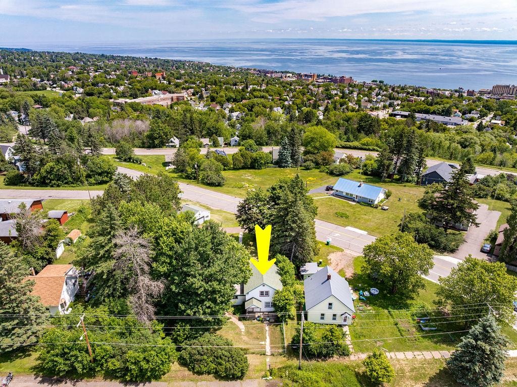 426 East 13th Street Duluth, MN 55811 - Photo 2 of 33 Bird's eye view of the property featuring Lake superior