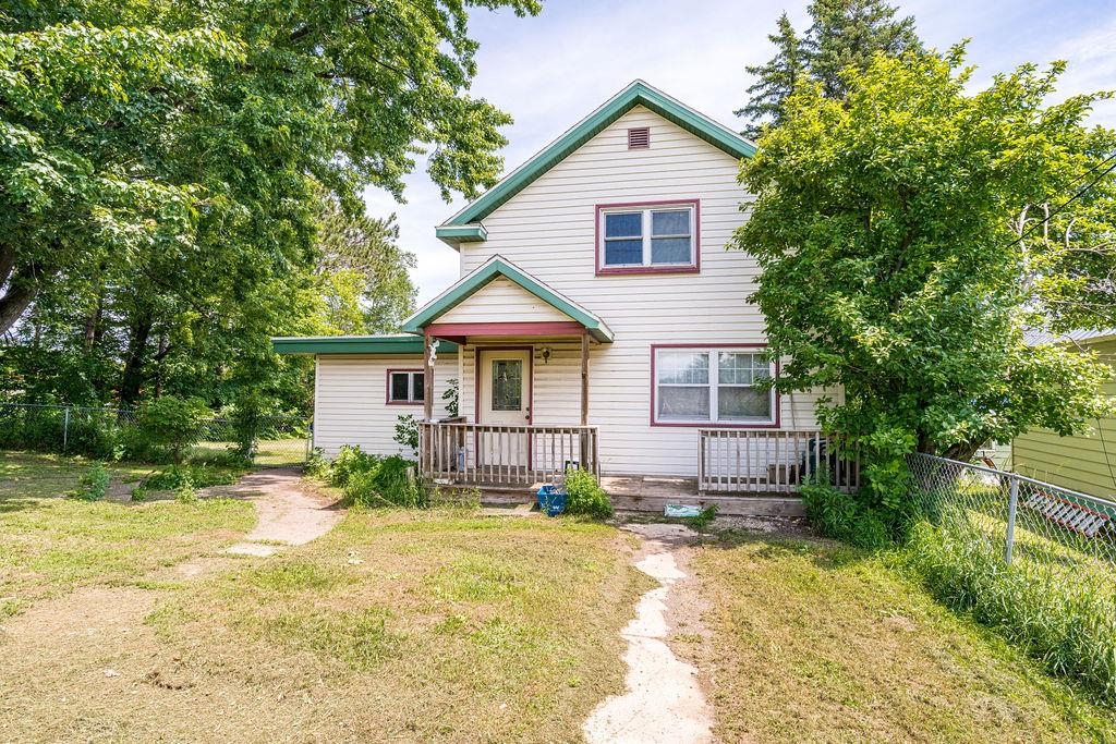 426 East 13th Street Duluth, MN 55811 - Photo 9 of 33 View of back of house