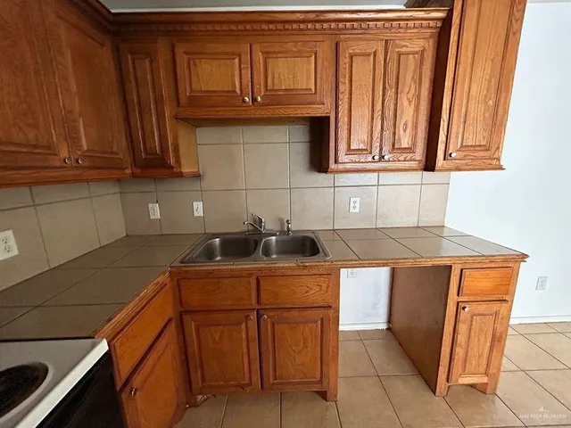 $975 | 1503 East Coyote Street, Unit 8, Pharr, TX 78577