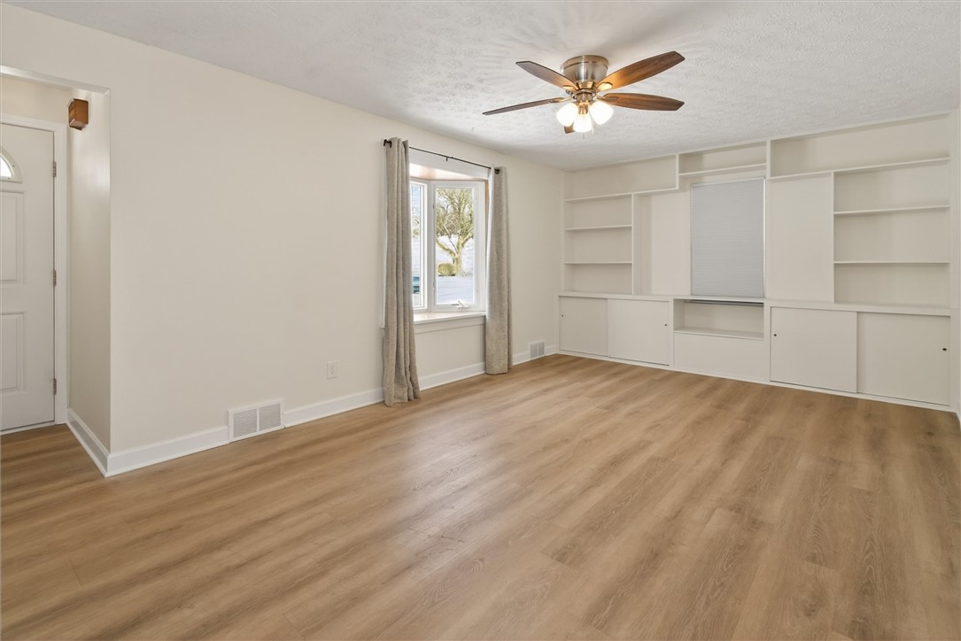 315 Orland Road Irondequoit, NY 14622 - Photo 4 of 48