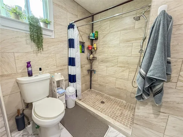 $370,000 | 5059 Lancashire Court, Flowery Branch, GA 30542