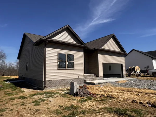 $335,000 | 388 Hawkins Road, Westmoreland, TN 37186