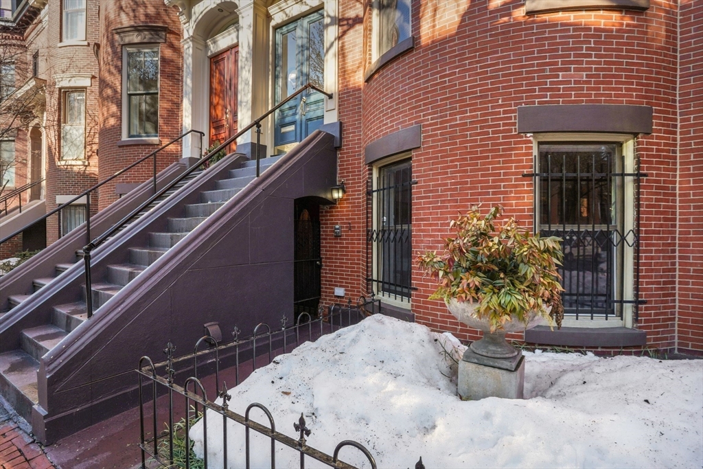 29 Holyoke Street, Unit 1 Boston, MA 02116 - Photo 13 of 24