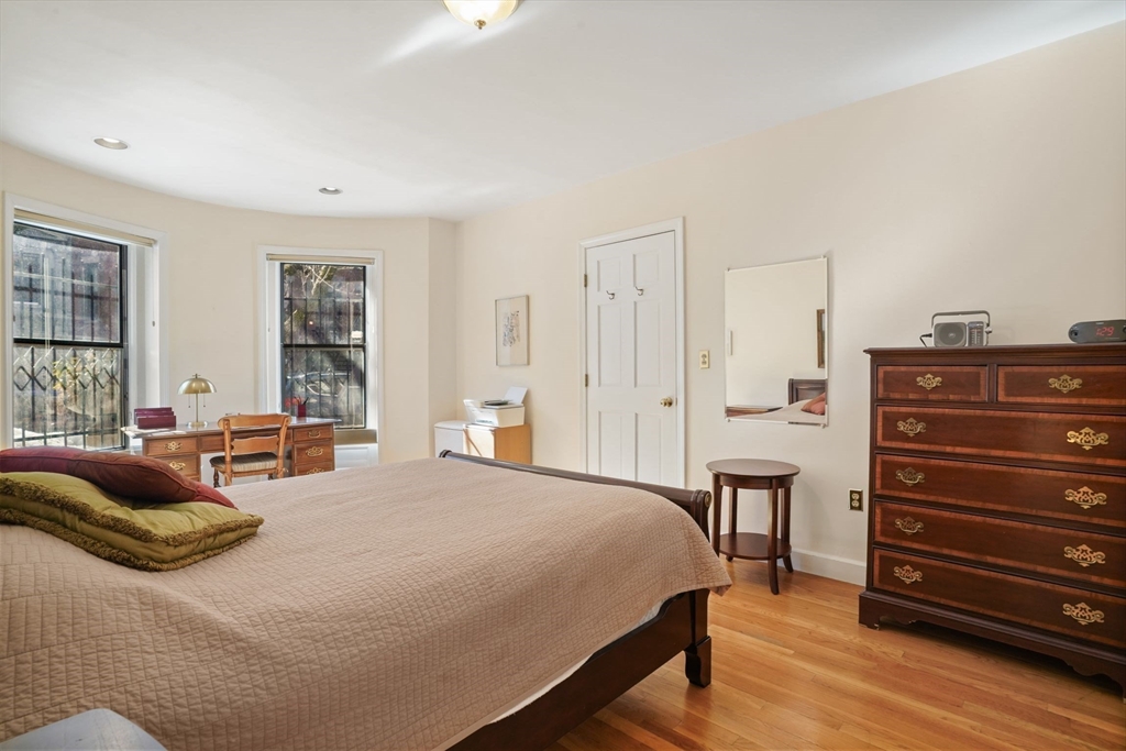 29 Holyoke Street, Unit 1 Boston, MA 02116 - Photo 16 of 24