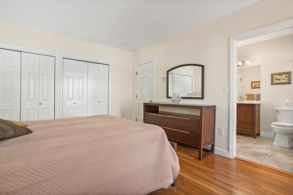 29 Holyoke Street, Unit 1 Boston, MA 02116 - Photo 19 of 24