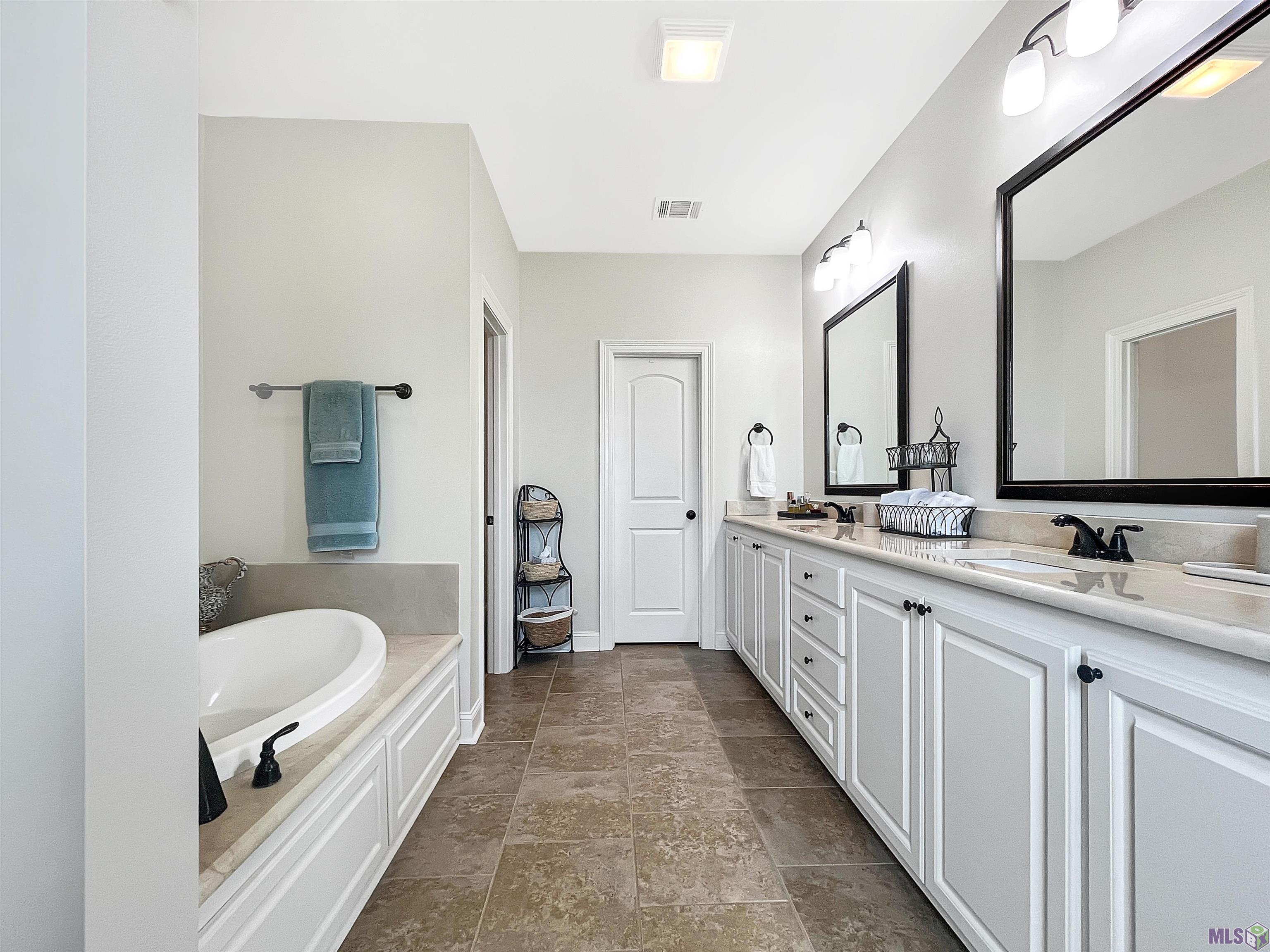 2111 Shadowbrook Drive Baton Rouge, LA 70816 - Photo 16 of 27 Gallery Image 16