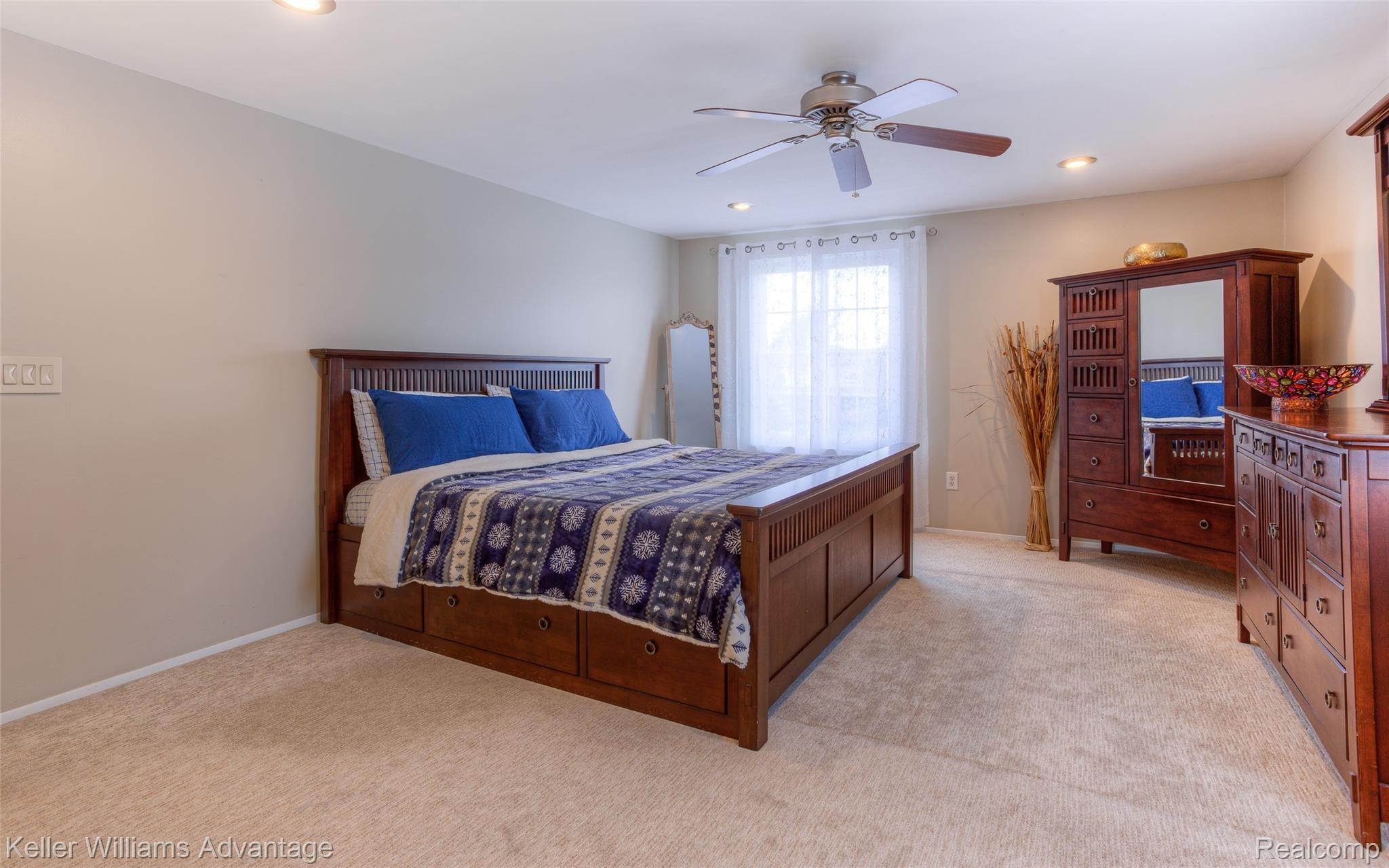 42302 Hanford Road Canton, MI 48187 - Photo 25 of 49 42302 hanford interiors (32).jpg