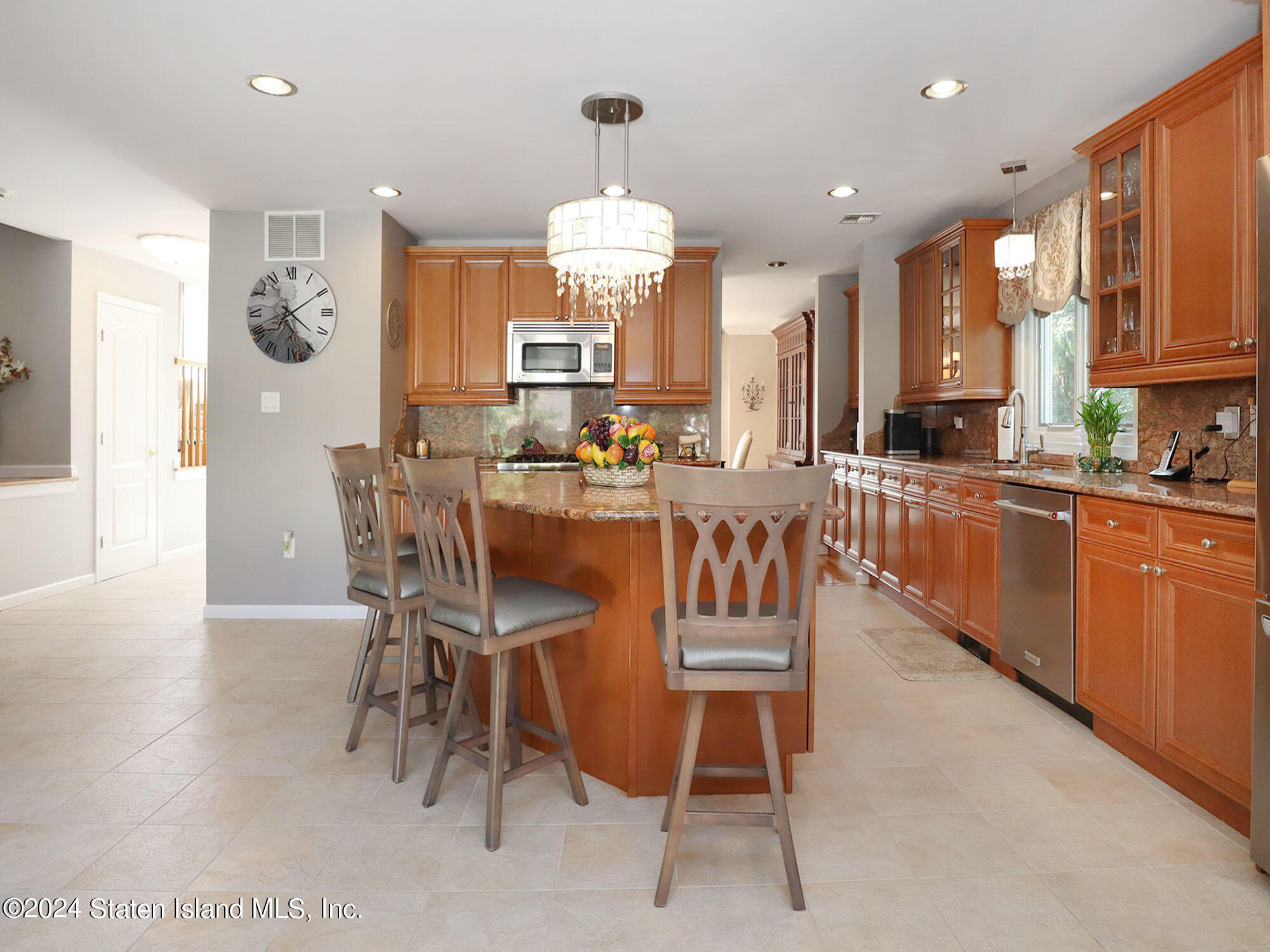 57 Everett Avenue Staten Island, NY 10309 - Photo 11 of 43 IMG_2034