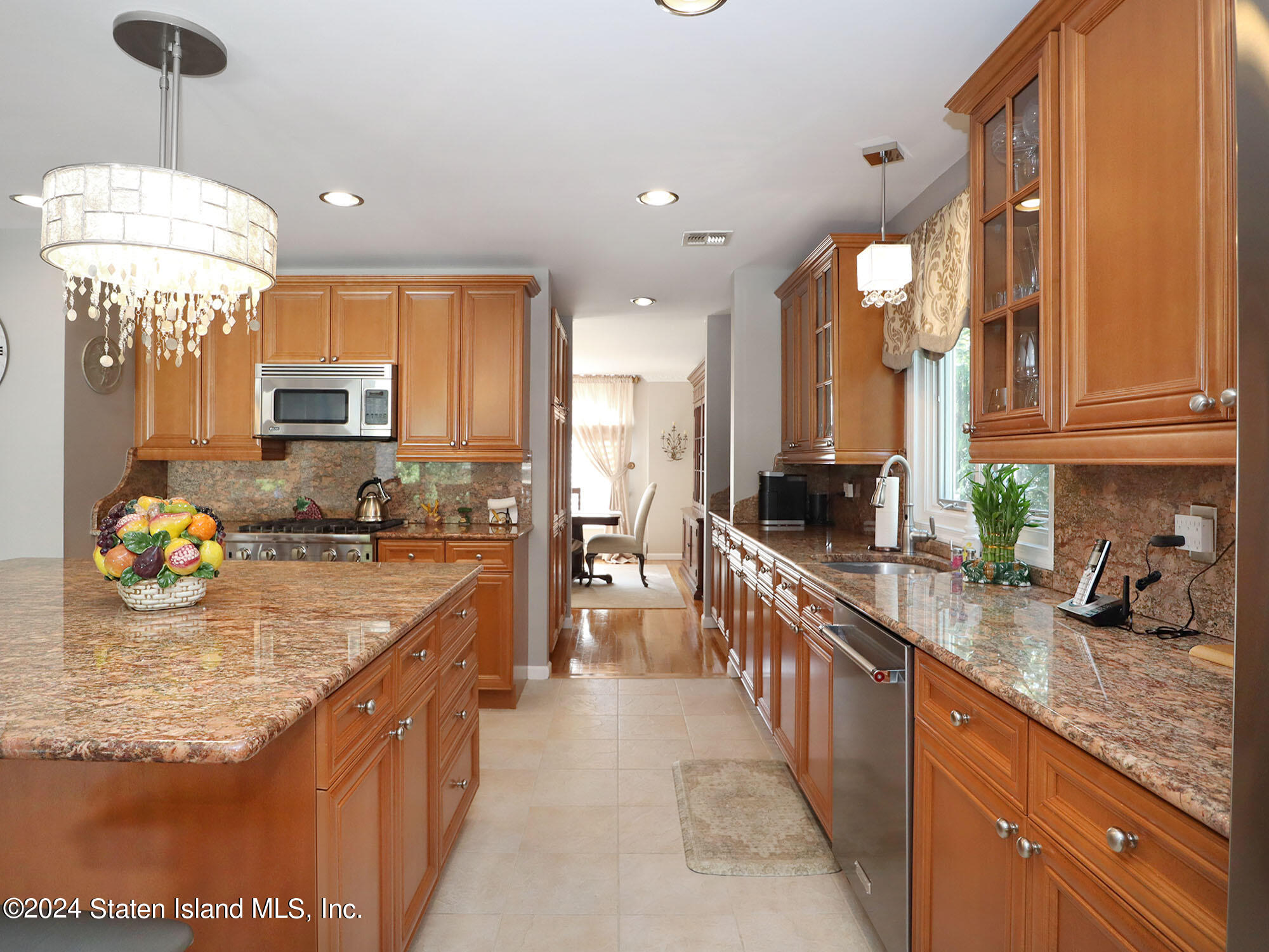 57 Everett Avenue Staten Island, NY 10309 - Photo 12 of 43 IMG_2043