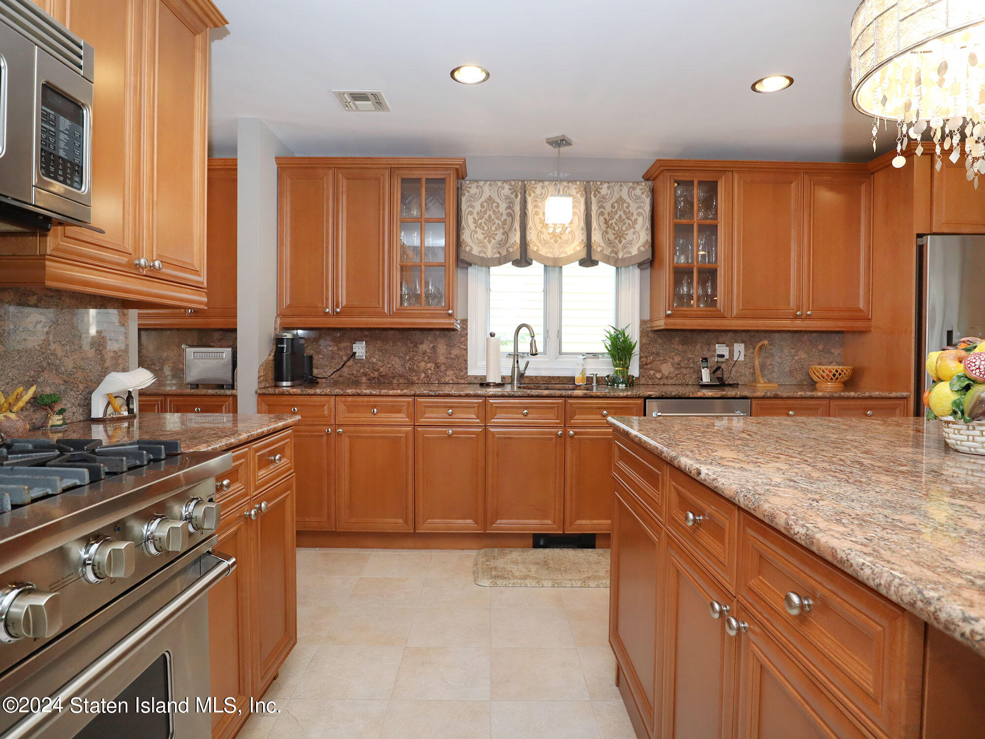 57 Everett Avenue Staten Island, NY 10309 - Photo 13 of 43 IMG_2050