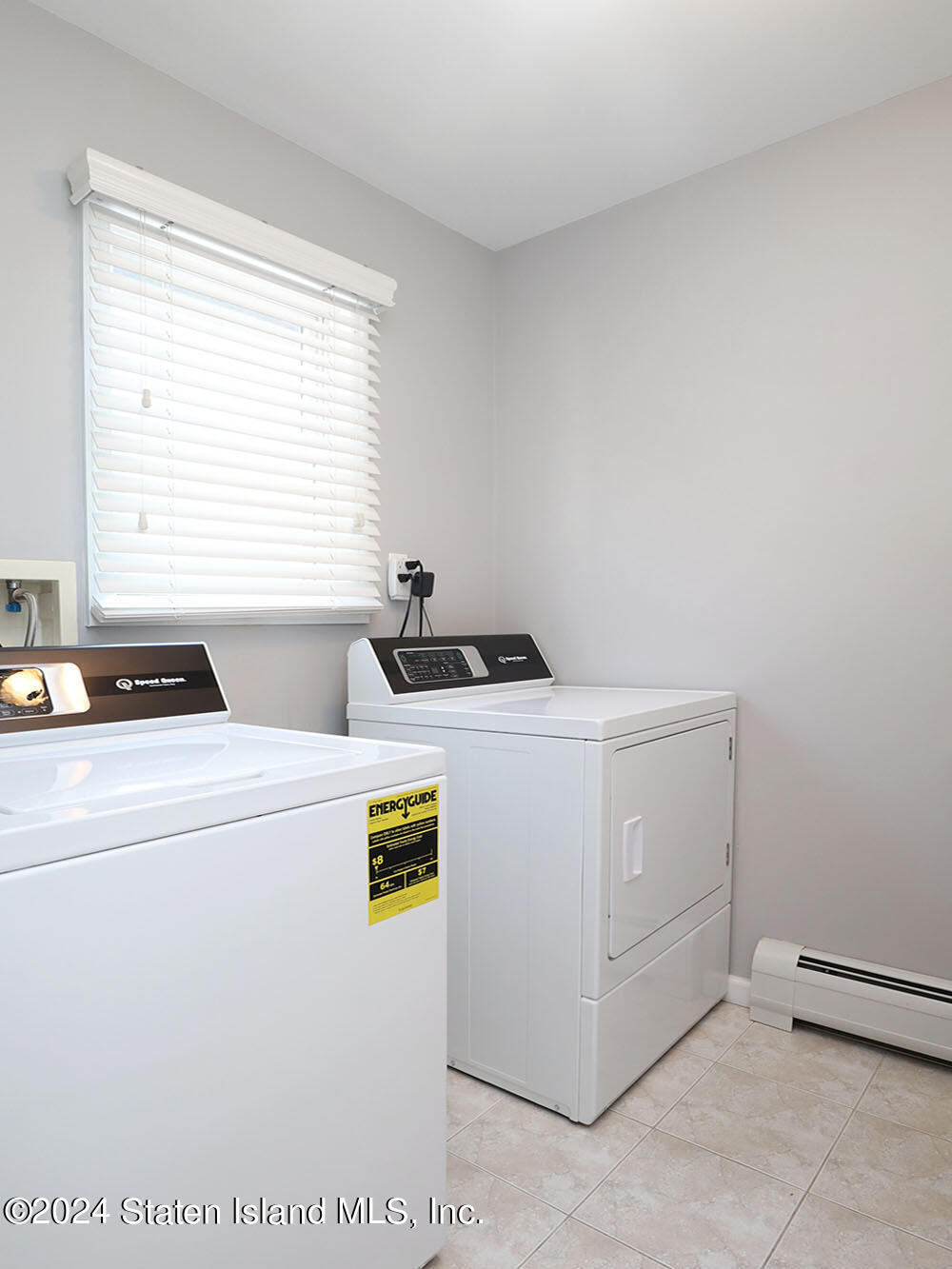 57 Everett Avenue Staten Island, NY 10309 - Photo 19 of 43 IMG_1963