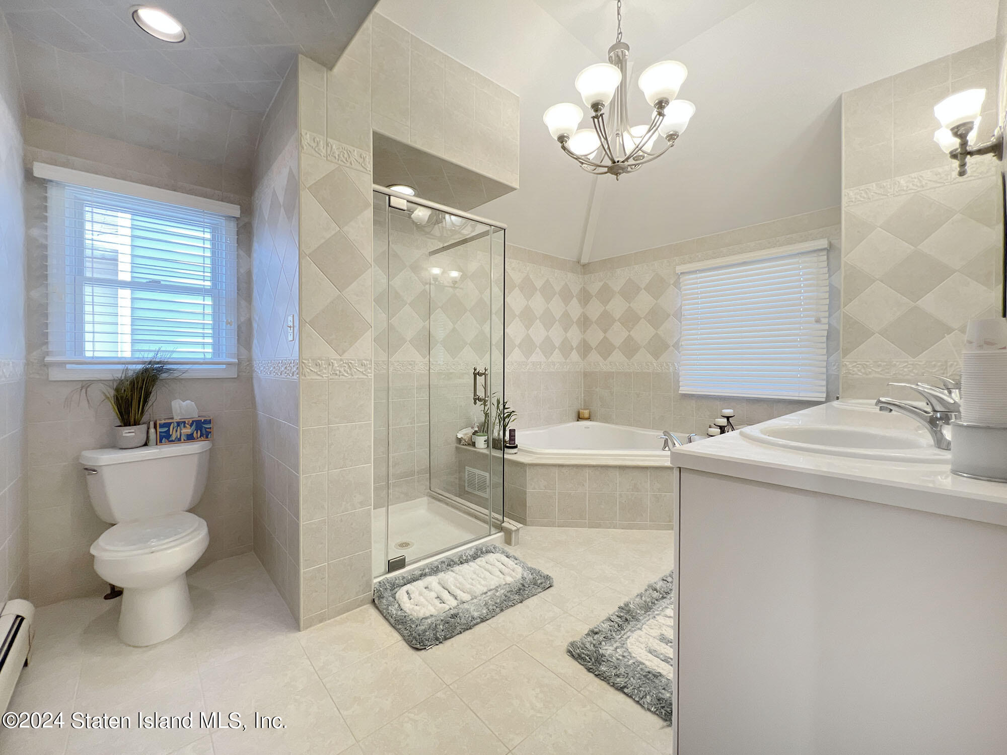 57 Everett Avenue Staten Island, NY 10309 - Photo 22 of 43 IMG_1364