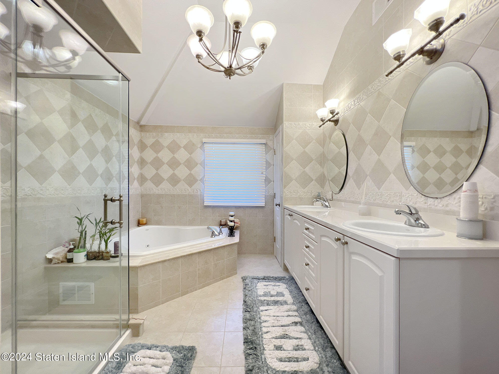 57 Everett Avenue Staten Island, NY 10309 - Photo 23 of 43 IMG_1365