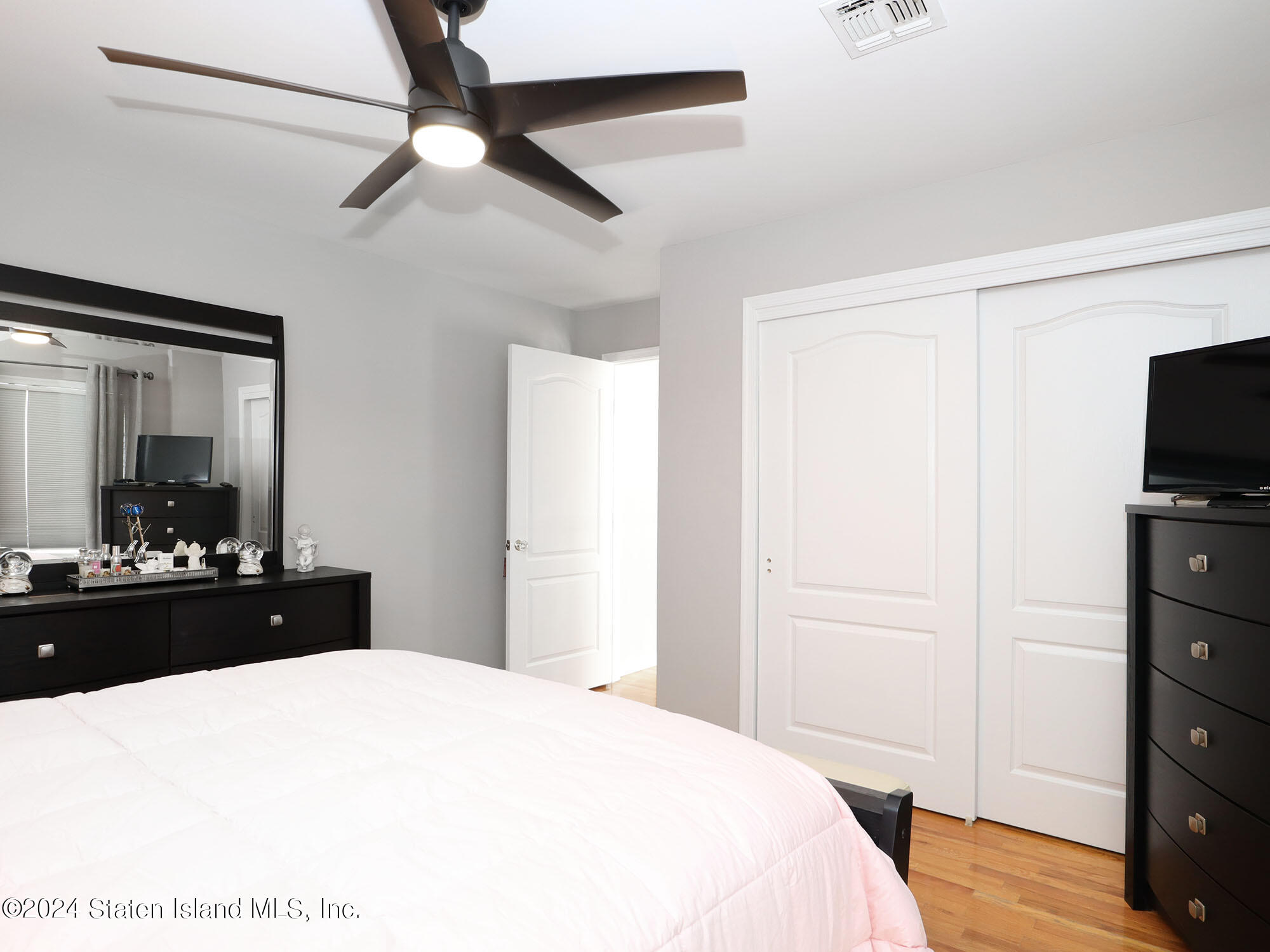 57 Everett Avenue Staten Island, NY 10309 - Photo 27 of 43 IMG_1984