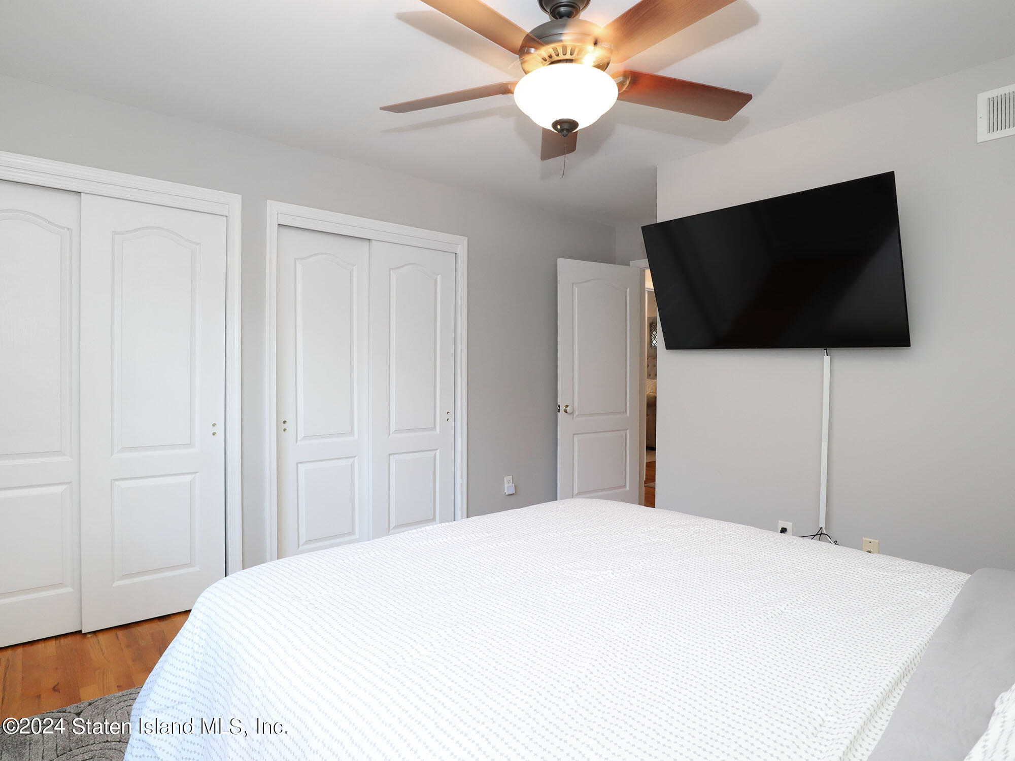 57 Everett Avenue Staten Island, NY 10309 - Photo 29 of 43 IMG_1978