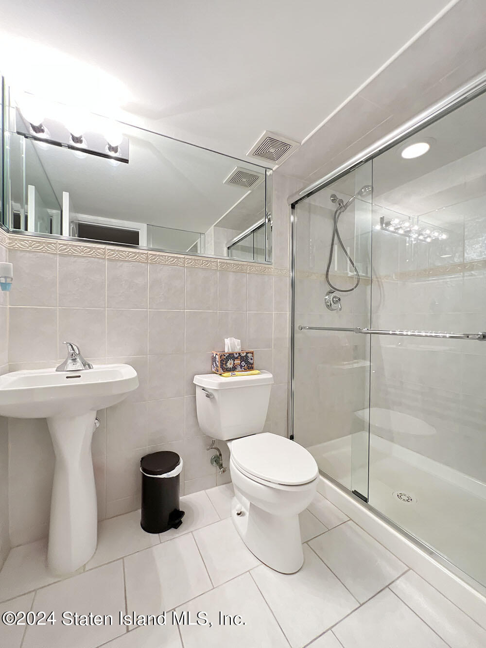 57 Everett Avenue Staten Island, NY 10309 - Photo 38 of 43 IMG_1375