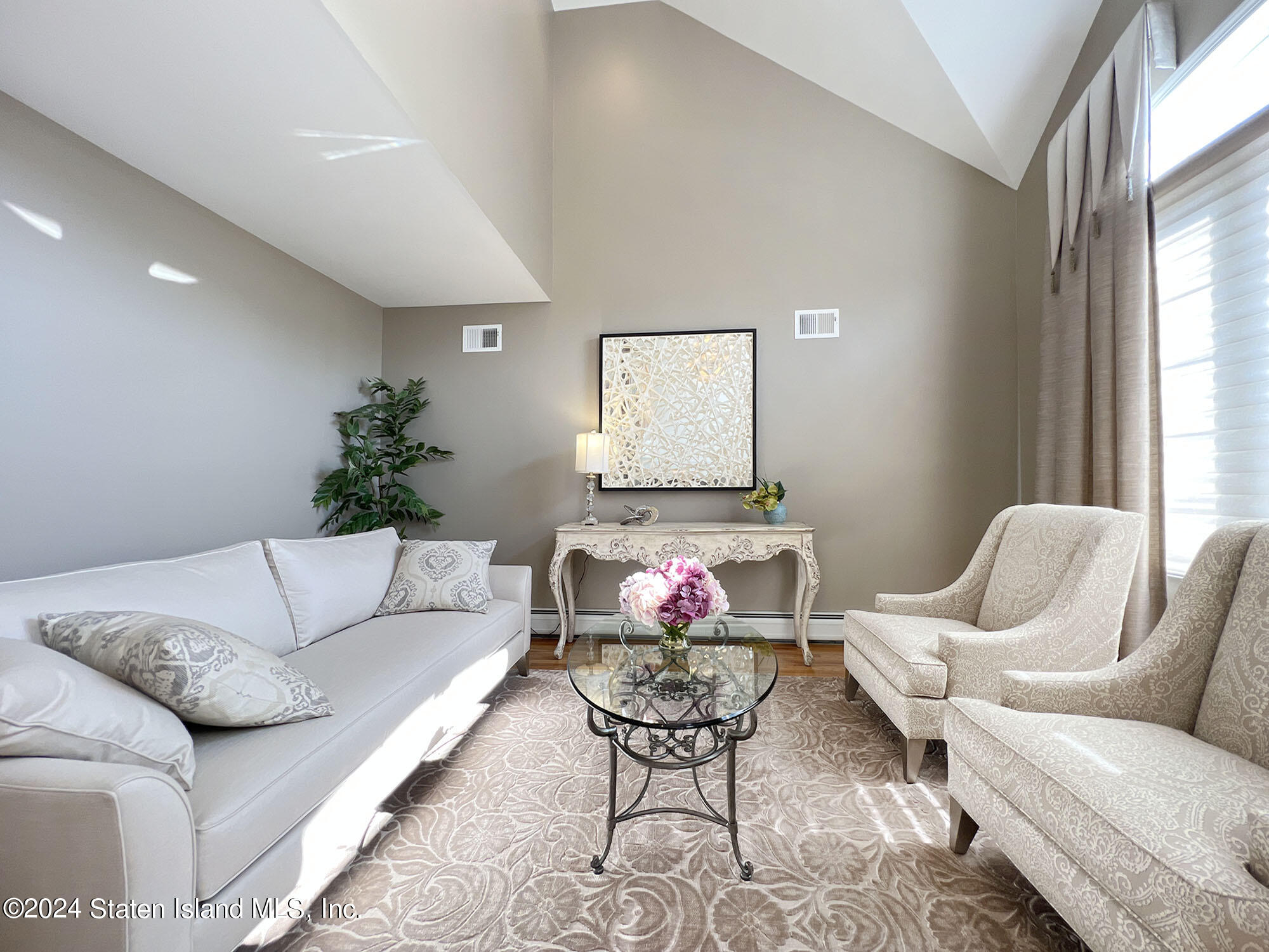 57 Everett Avenue Staten Island, NY 10309 - Photo 6 of 43 IMG_1389