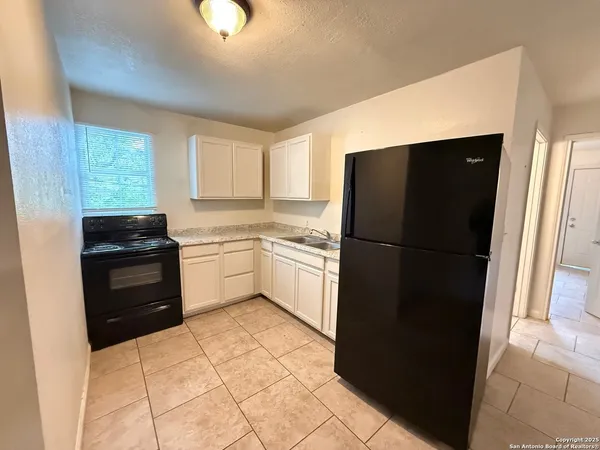 $775 | 1511 West Ashby Place, Unit 3, San Antonio, TX 78201