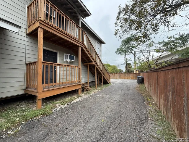 $800 | 1511 West Ashby Place, Unit 3, San Antonio, TX 78201