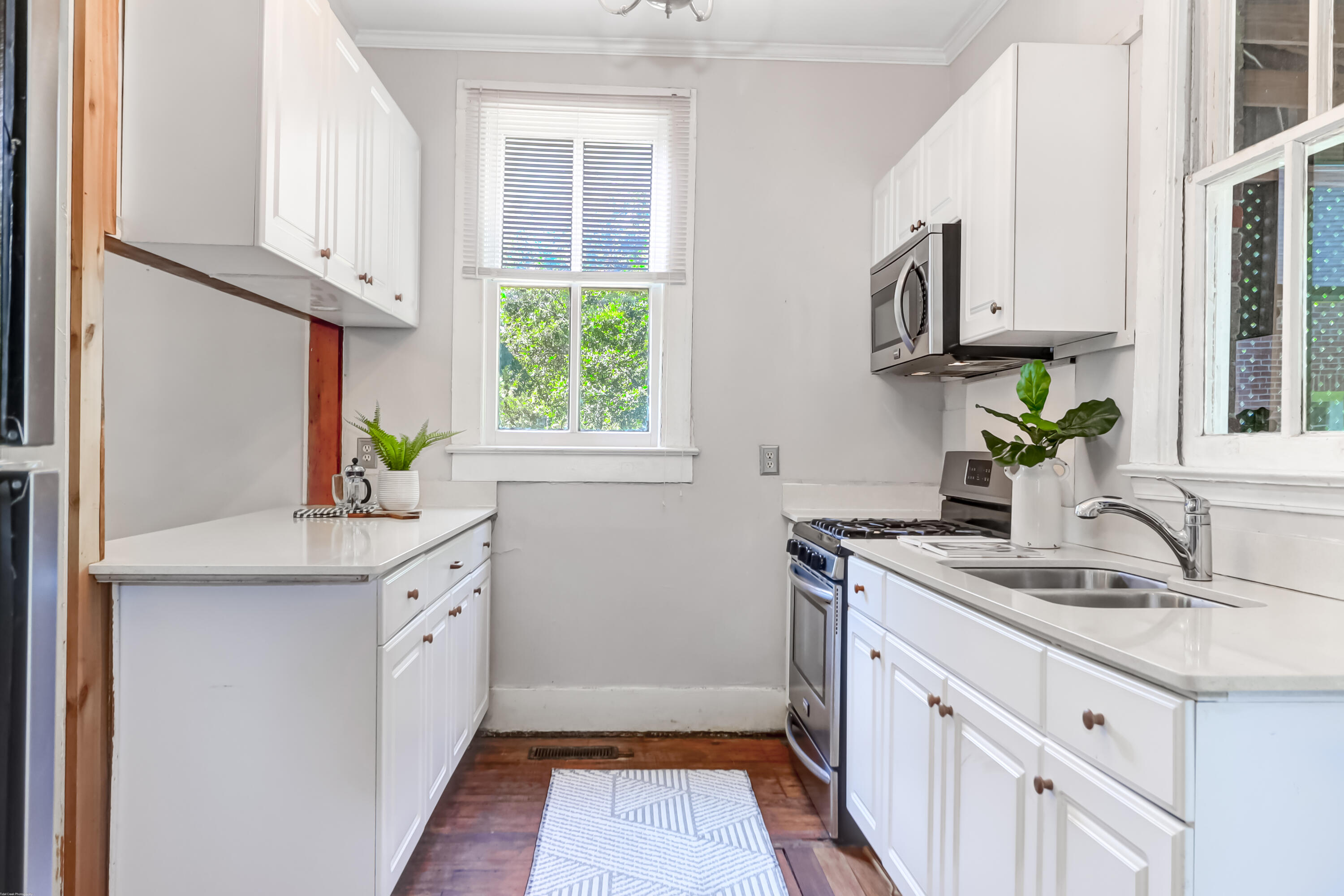 3 Riverside Drive Charleston, SC 29403 - Photo 11 of 22 Kitchen