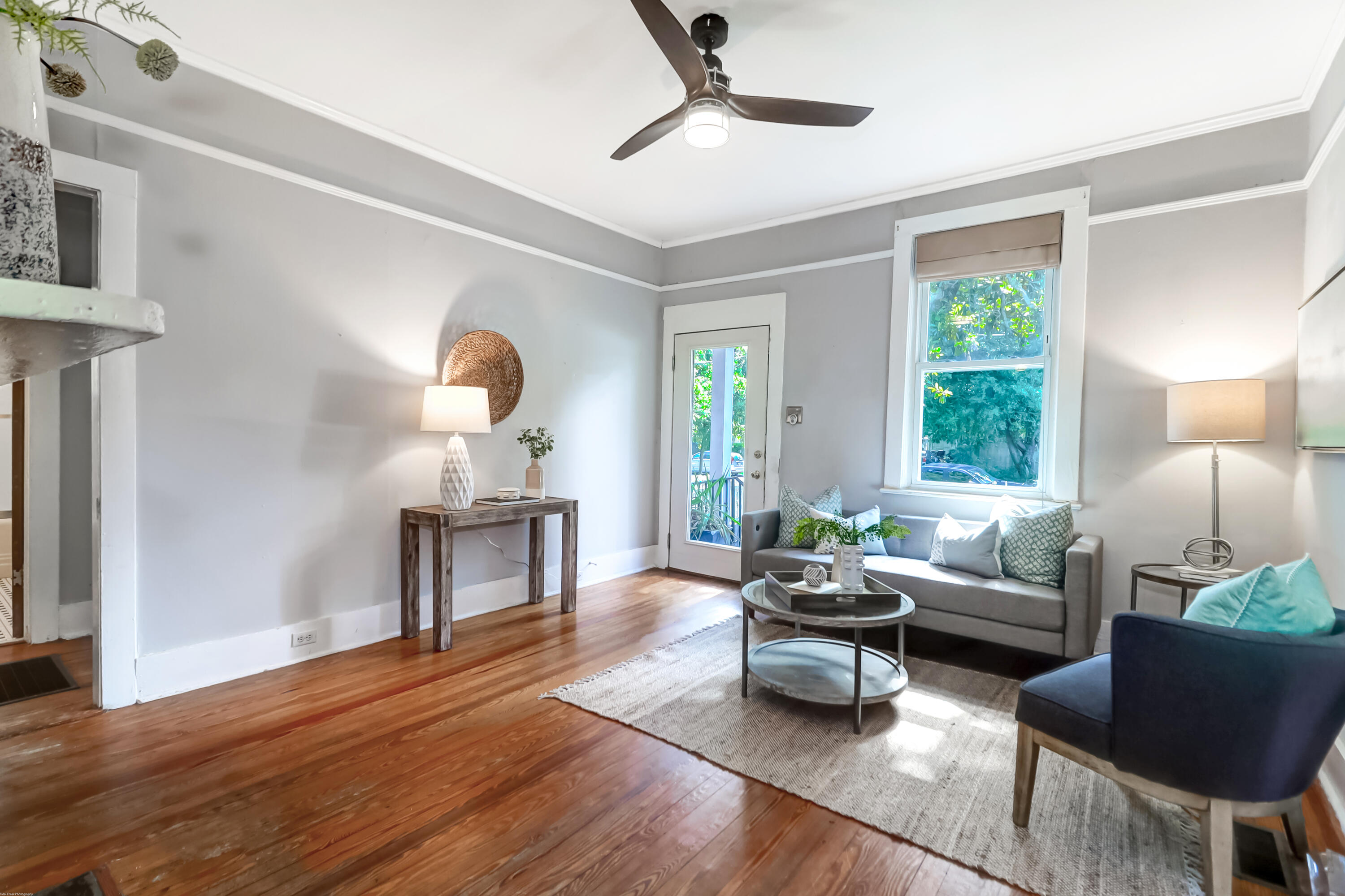 3 Riverside Drive Charleston, SC 29403 - Photo 4 of 22 Living Room