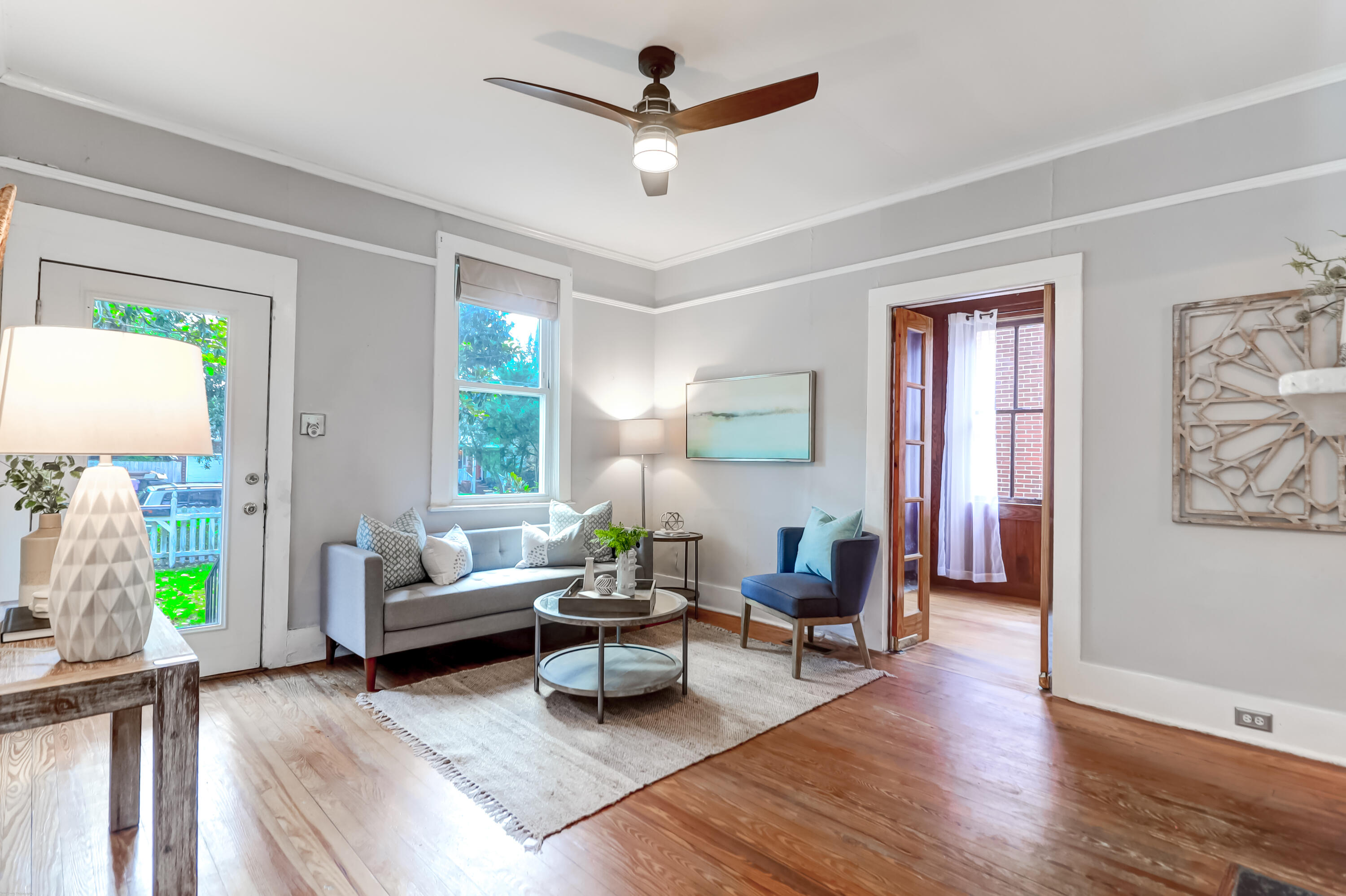 3 Riverside Drive Charleston, SC 29403 - Photo 5 of 22 Living Room